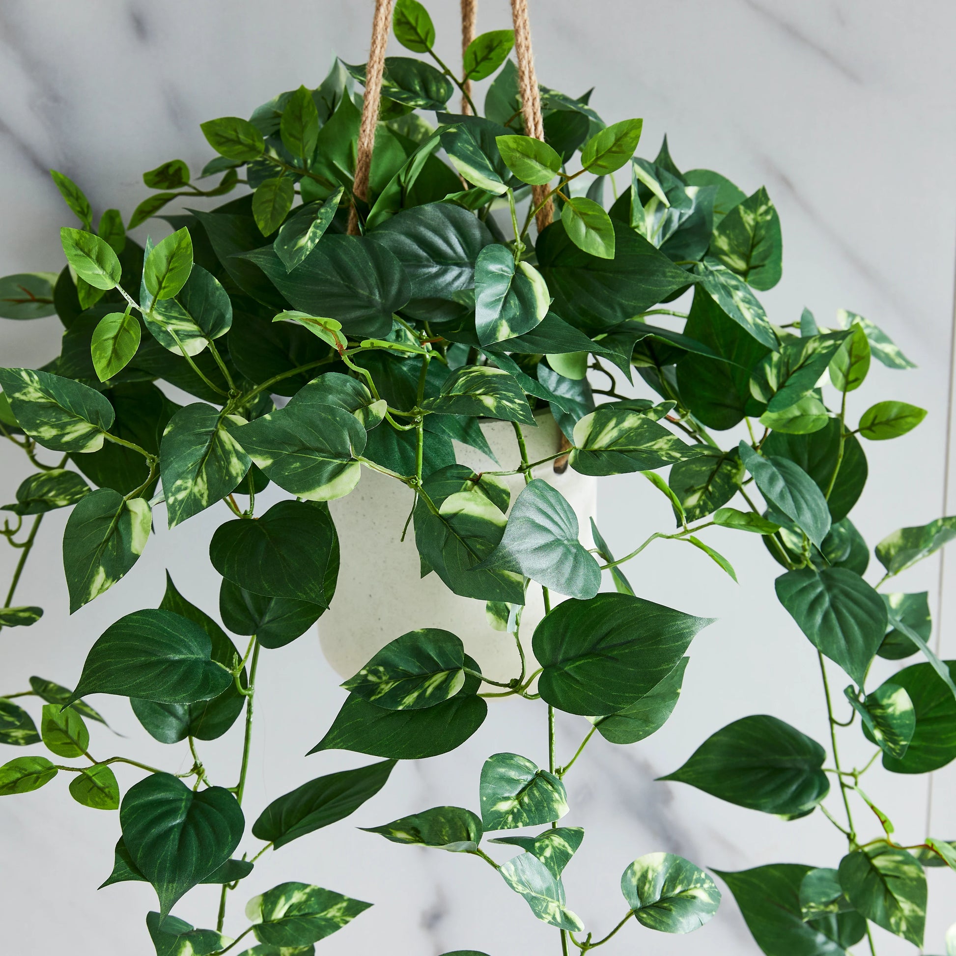 Künstlicher Hänge-Pothos - Cornelius, 80 cm, Kunstpflanze von aplanta, Steckpflanze, in Grün, für drinnen