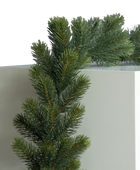 Künstliche Edeltannengirlande - Beth auf transparentem Hintergrund mit echt wirkenden Kunstblättern in natürlicher Anordnung. Künstliche Edeltannengirlande - Beth hat die Farbe Natur und ist 160 cm hoch. | aplanta Kunstpflanzen